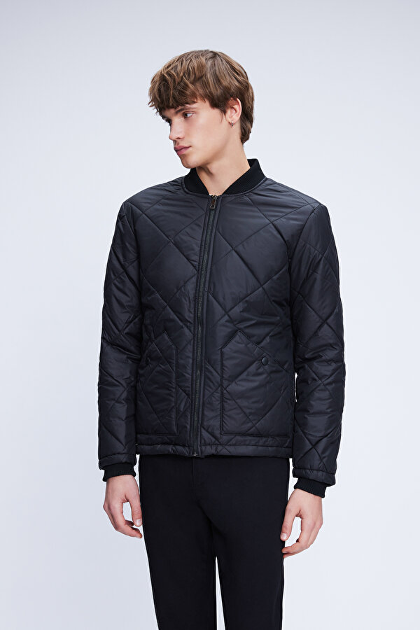 Siyah Regular Fit Bomber Yaka Kapitone Mont
