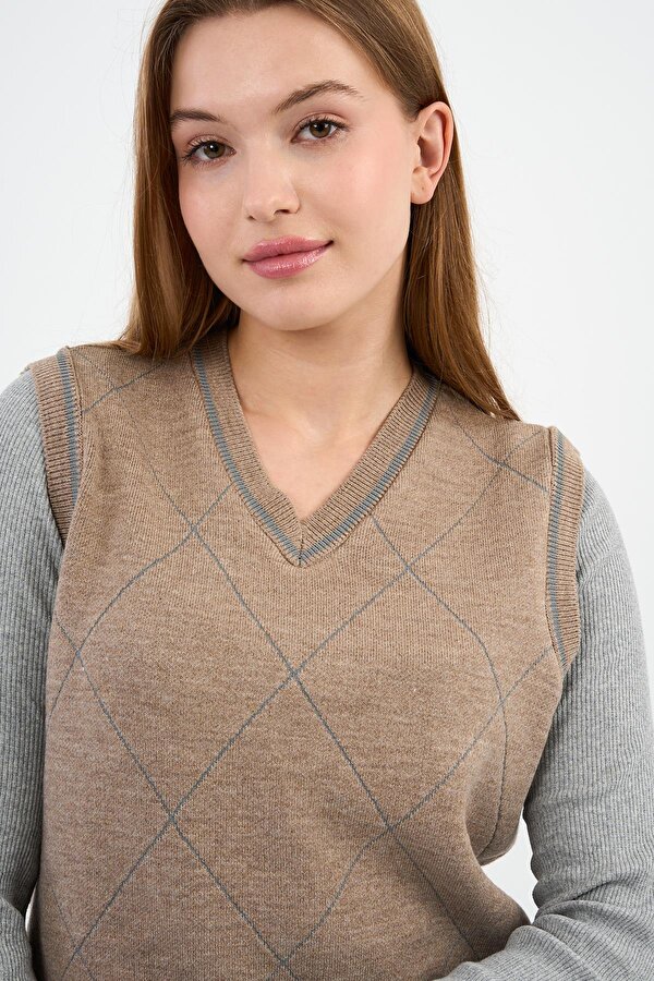 V Yaka Desenli Kadın Triko Süveter (E24-EZE24)