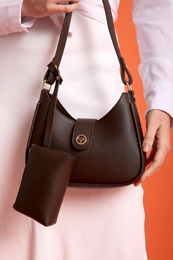 Larissa Mıknatıs Kapaklı Yavru Cüzdanlı Kadın Omuz ve Kol Çantası Kahverengi