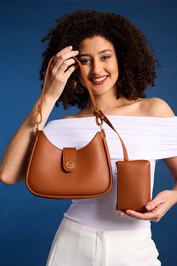 Larissa Mıknatıs Kapaklı Yavru Cüzdanlı Kadın Omuz ve Kol Çantası Taba