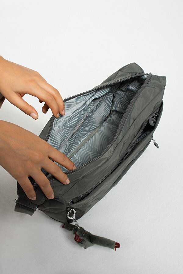 Martinez Hafif, Su Geçirmez, Çok Gözlü Kadın Omuz Postacı Çantası BP-4848O