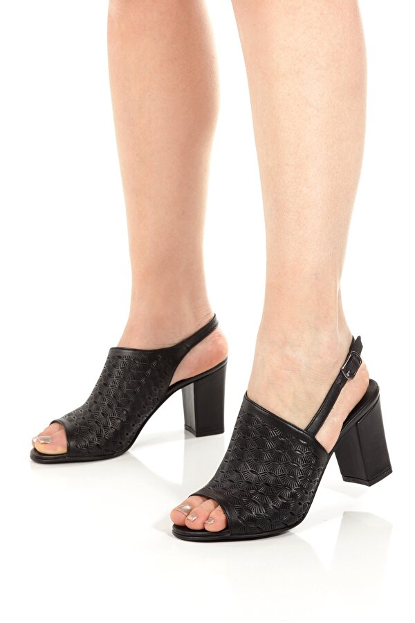 Villy Siyah Hakiki Deri Sandalet Asimetrik Topuklu Ayakkabı