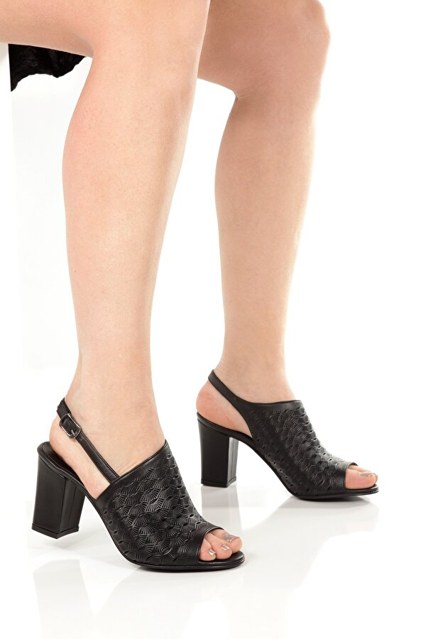 Villy Siyah Hakiki Deri Sandalet Asimetrik Topuklu Ayakkabı