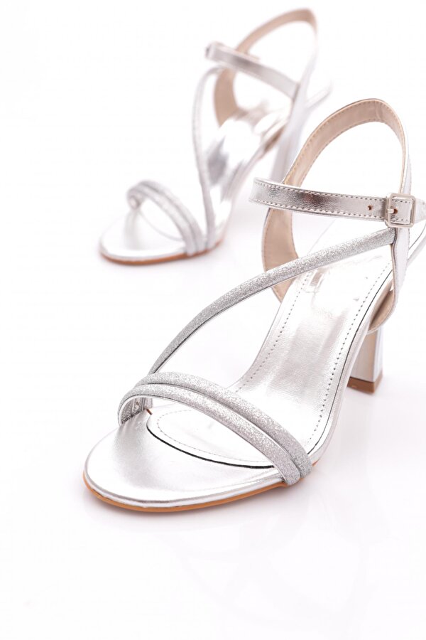 6021 Kadin Topuklu Ayakkabi