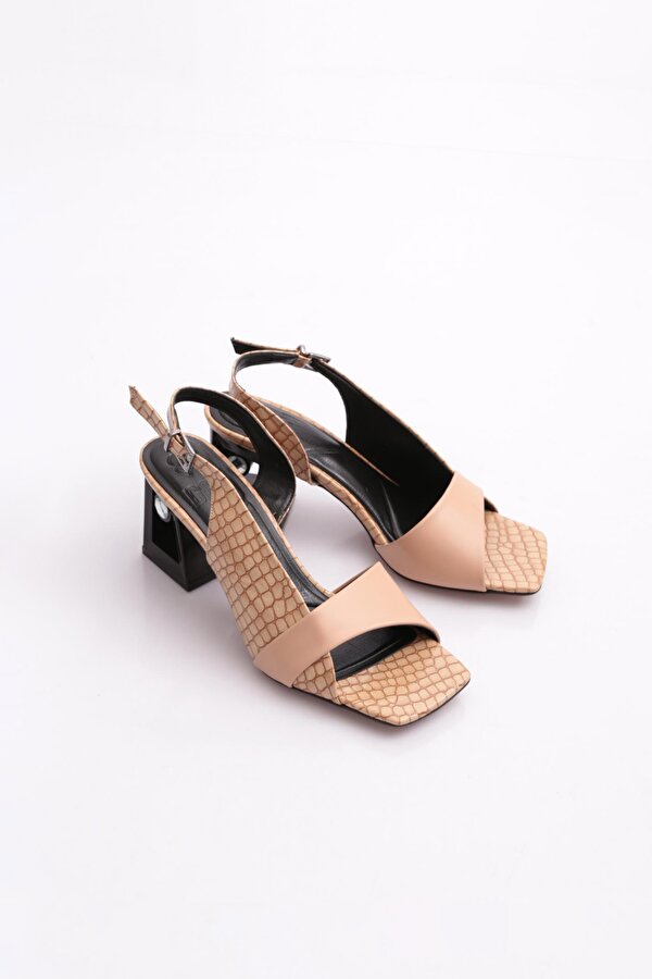 612 Kadin Bantli Topuklu Ayakkabi