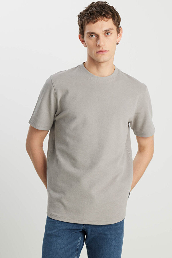 Relaxed Fit Dokulu Bas GRI Erkek Kısa Kol T-Shirt