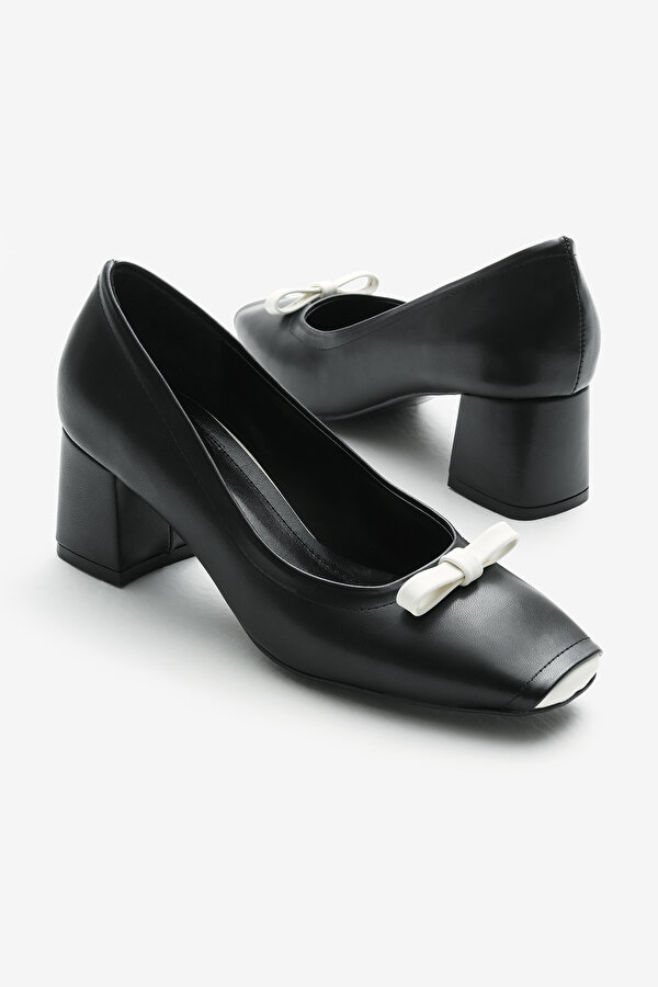 Kadın Siyah Neolit Taban Fiyonk Tokalı Kare Burunlu Kalın Topuklu Ayakkabı