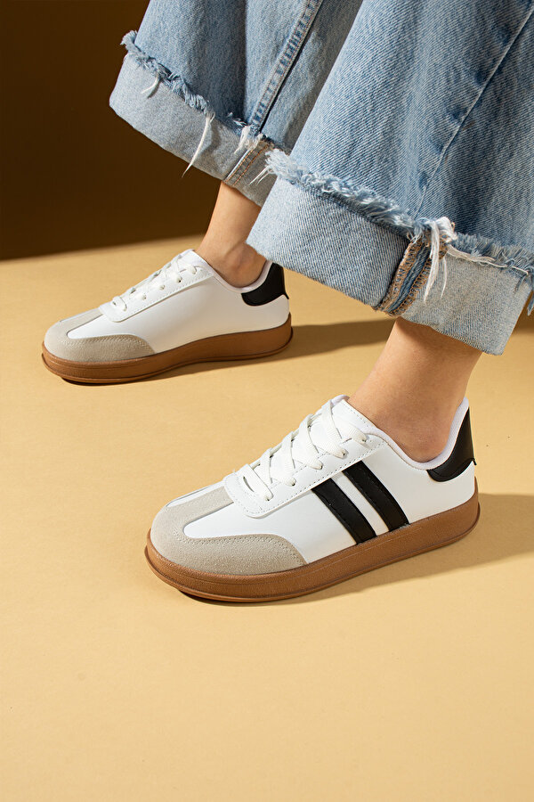 Rahat Taban Bağcıklı Kadın Sneaker 001-7001-25Siyah