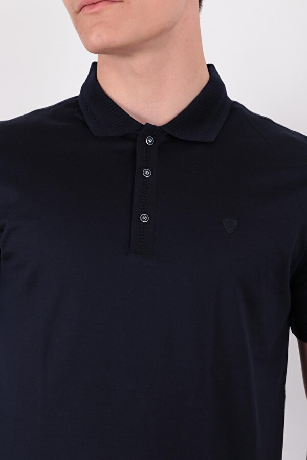 2317052 Erkek T-Shirt