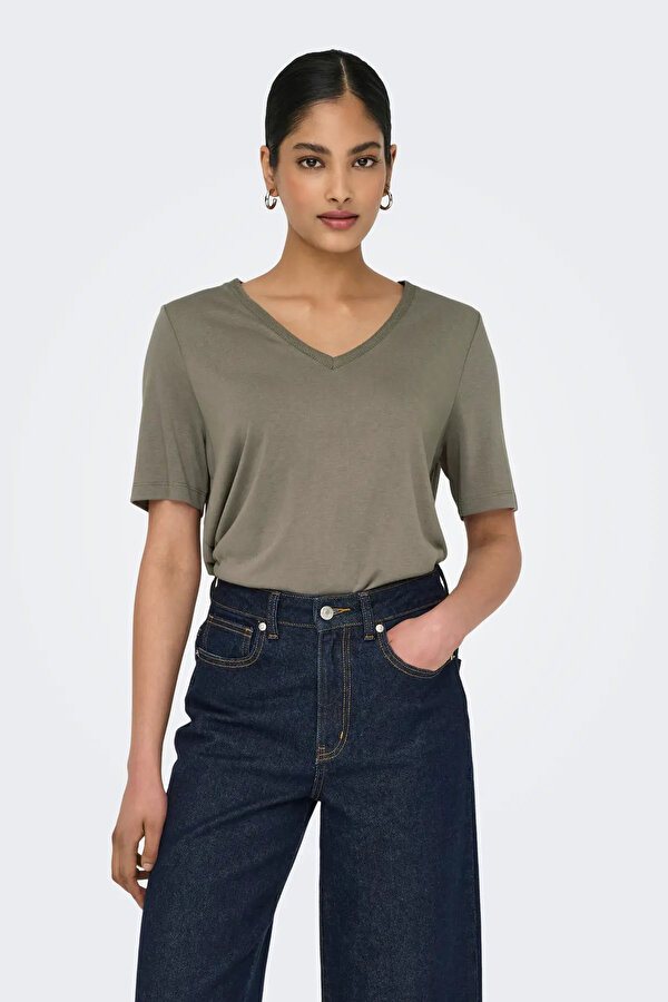 Kadın Onlelıse V Yaka Kısa Kollu T-Shirt 15257390 Vizon