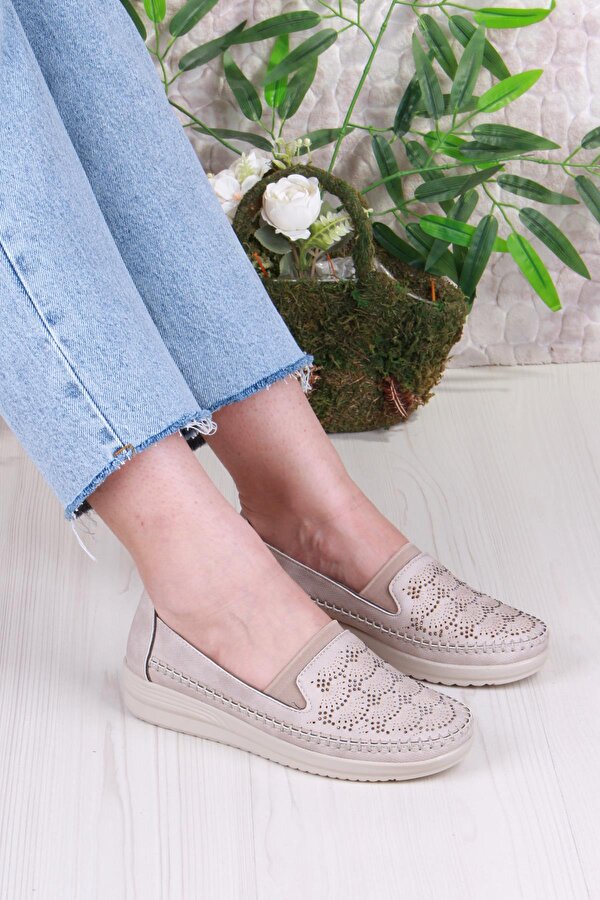 2036 Lara Com Hafif Rahat Baskı Ve Taş Detaylı Kadın Ayakkabı