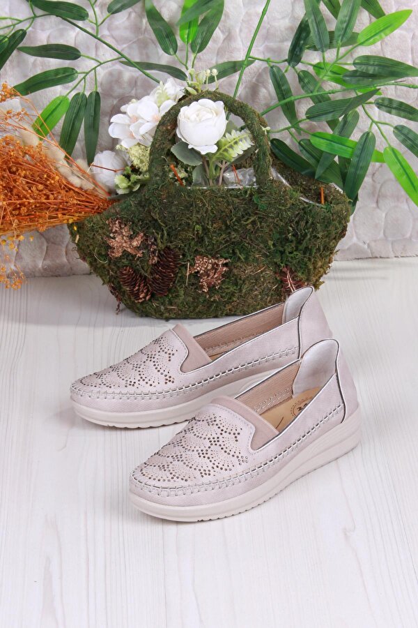 2036 Lara Com Hafif Rahat Baskı Ve Taş Detaylı Kadın Ayakkabı