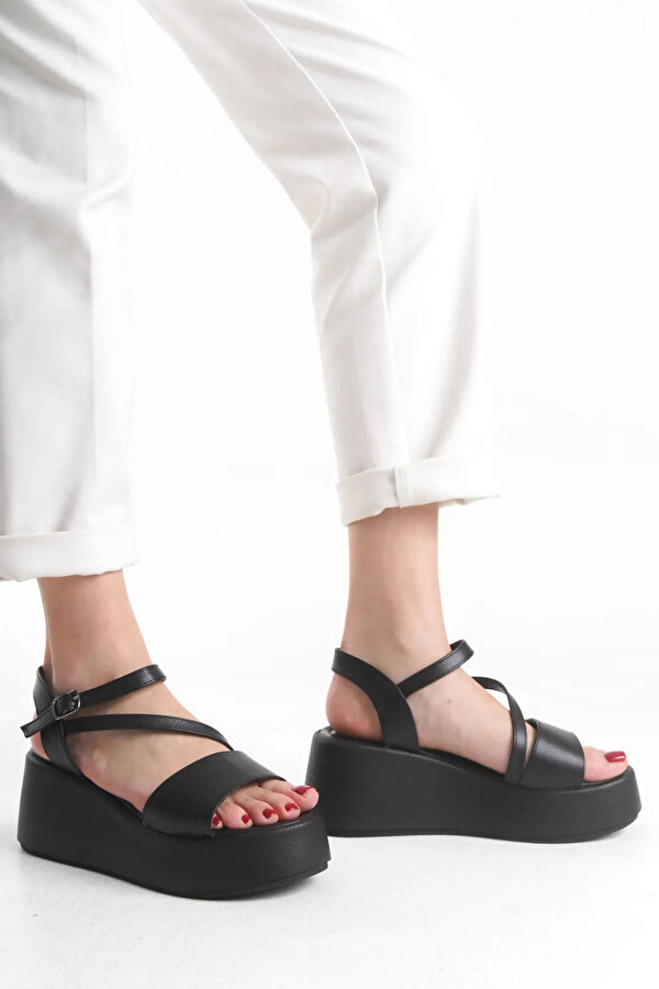 Kadın Hafif Rahat 6 cm Platform Topuklu Eva Taban  Sandalet 4010-123-0001
