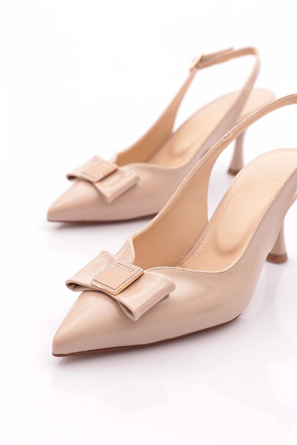 25643 Kadin Tokali Topuklu Ayakkabi