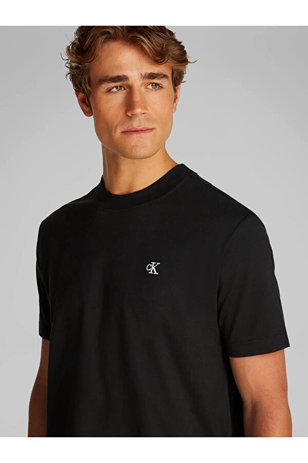 Serıf Font Graphıc Tee Erkek  T-Shirt J30J327473