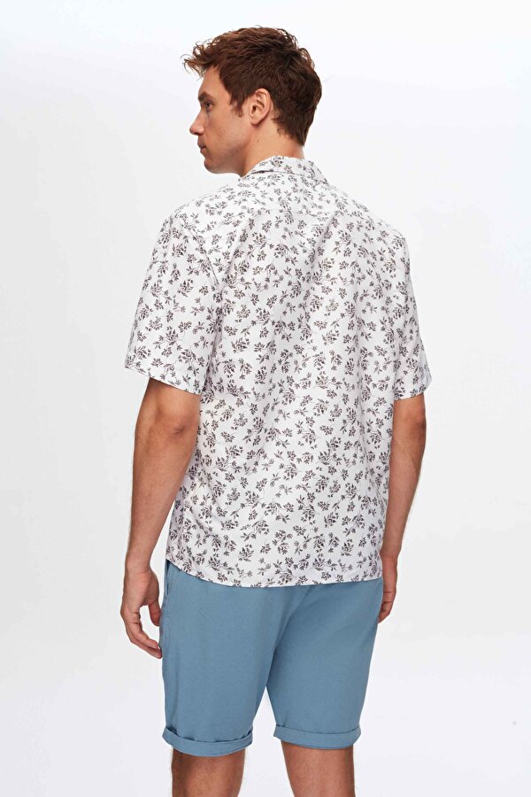 Relaxed Beyaz Baskılı Çiçek Desenli İzci Yaka Kısa Kollu Yazlık Gömlek