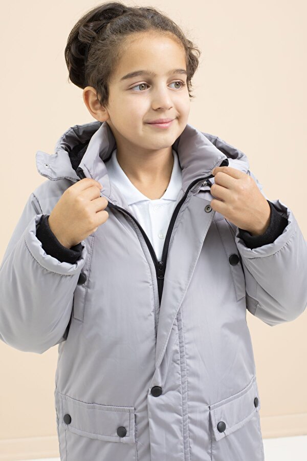 Gri İçi Kürklü Çıtçıtlı Cepli Uzun Kesim Erkek Çocuk Kapüşonlu Şişme Mont 21448