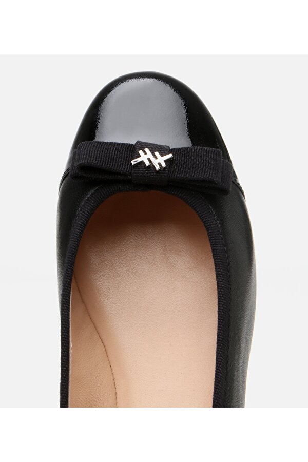 Kadın Deri Siyah Esnek Tabanlı Rahat Tokalı Babet