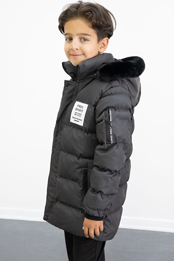 Erkek Çocuk Füme Yazılı Arma Detaylı İçi Kürklü Kapüşonlu Şişme Mont 21342