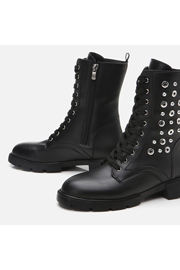 Siyah Kadın Zımbalı Düz Bot