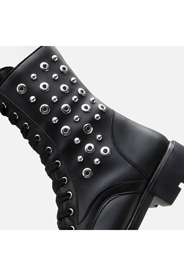 Siyah Kadın Zımbalı Düz Bot