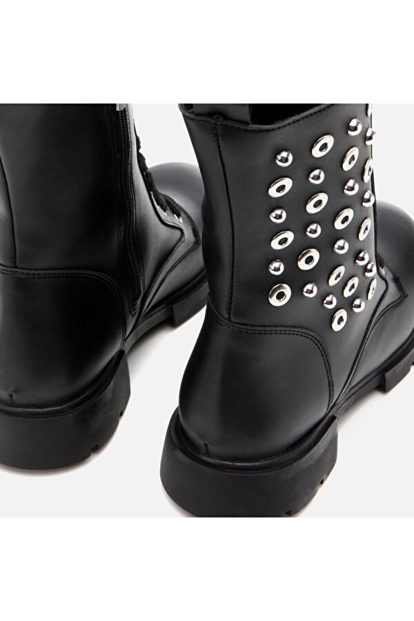 Siyah Kadın Zımbalı Düz Bot