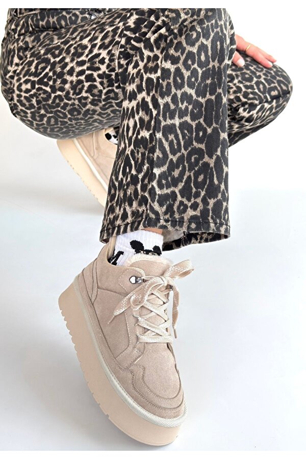 Bej Süet Bağcıklı Kadın Düz Bot