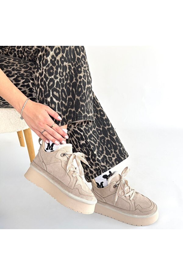 Bej Süet Bağcıklı Kadın Düz Bot