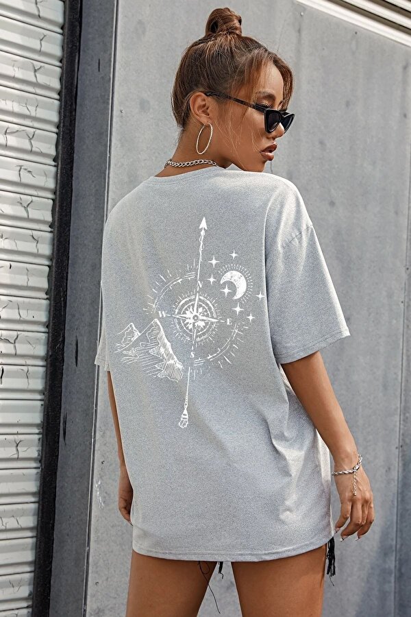 Sırt Pusula Baskılı Tshirt