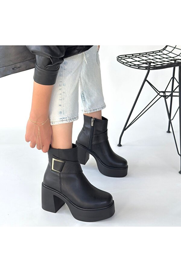 Siyah Fermuarlı Kadın Topuklu Bot