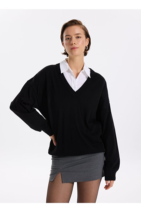 Siyah Kadın V Yaka Geniş Fit Düz Kazak POOLL