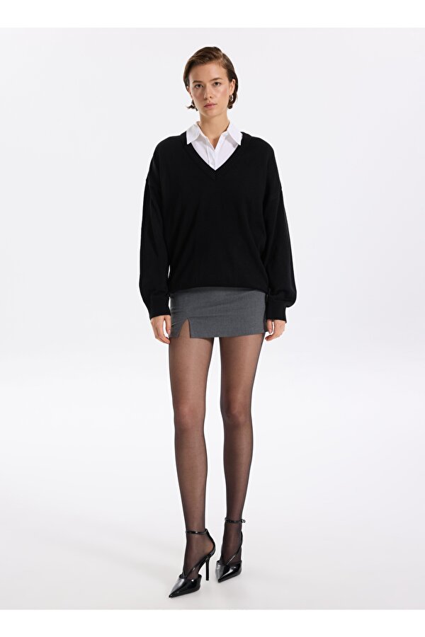 Siyah Kadın V Yaka Geniş Fit Düz Kazak POOLL