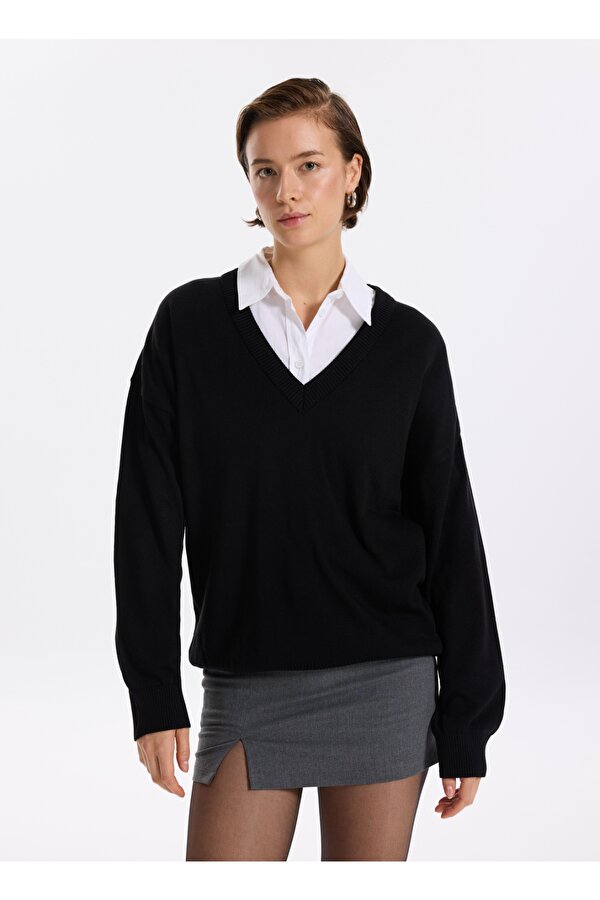 Siyah Kadın V Yaka Geniş Fit Düz Kazak POOLL