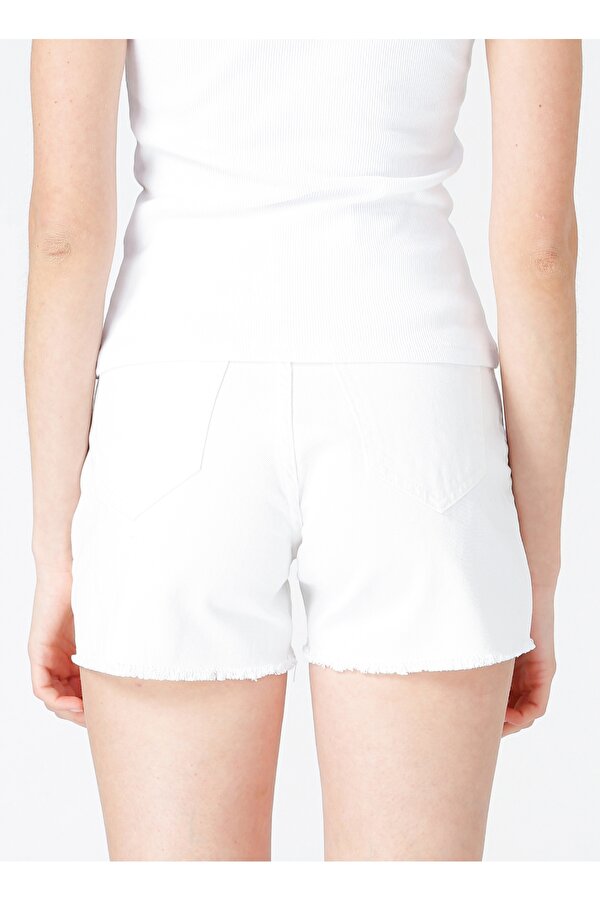 Normal Bel Basic Beyaz Kadın Şort MASTER