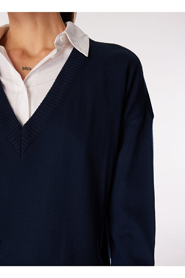 V Yaka Geniş Fit Düz Lacivert Kazak Kadın POOLL