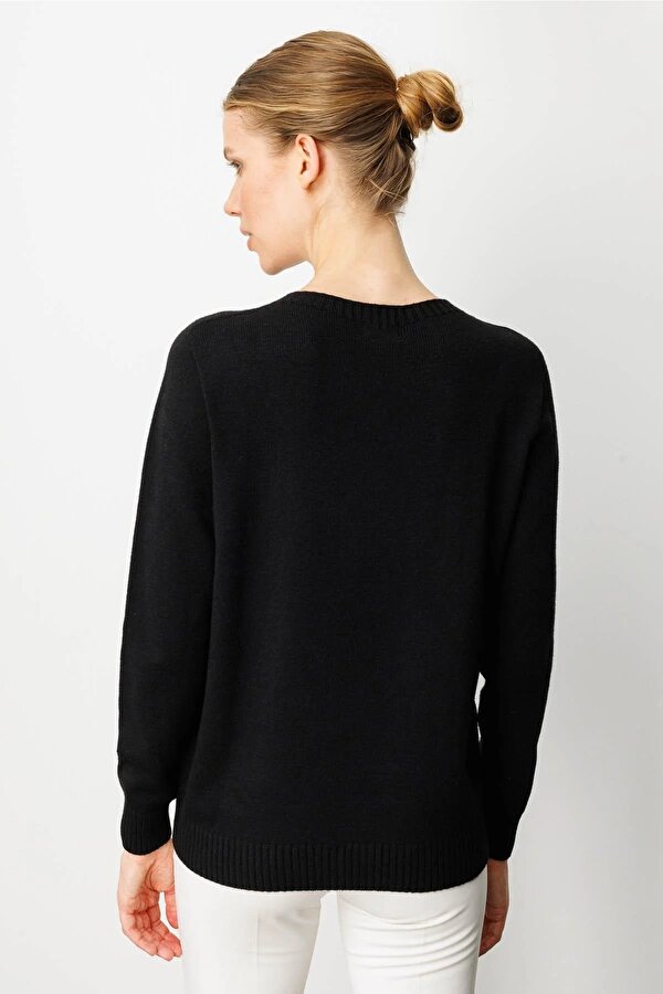 Kadın Sıfır Yaka Önü Baklavalı Nakış İşlemeli Kazak 25208 Siyah