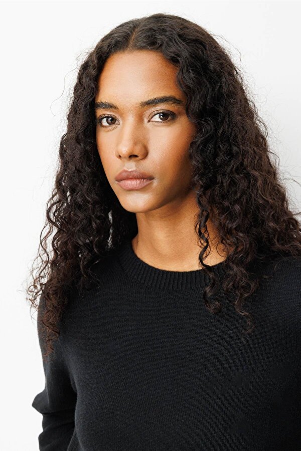 Kadın Sıfır Yaka Yanı Yırtmaçlı Yün Kazak 25214 Siyah