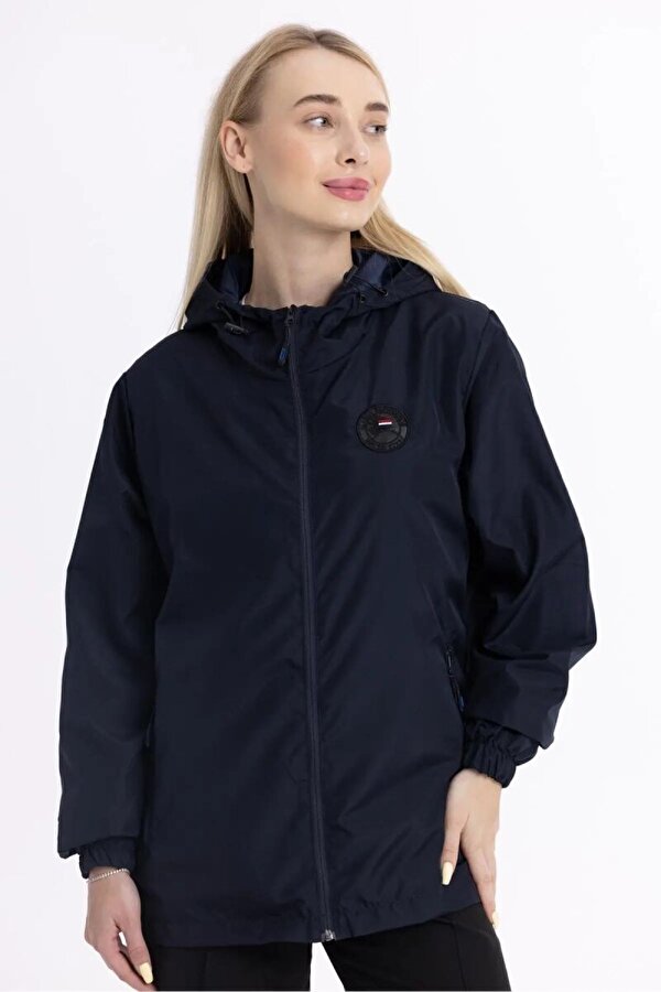 İçi Astarlı Su ve Rüzgar Geçirmez Cepli Kadın Yağmurluk