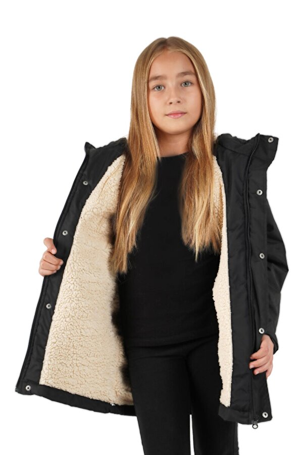 İçi Kürklü Su ve Rüzgar Geçirmez Kapüşonlu Kız Çocuk Mont