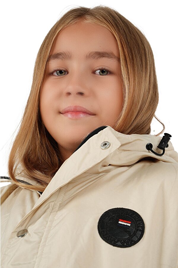 İçi Kürklü Su ve Rüzgar Geçirmez Kapüşonlu Kız Çocuk Mont
