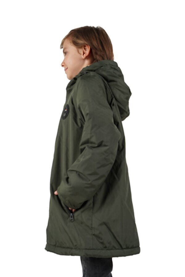 İçi Kürklü Su ve Rüzgar Geçirmez Erkek Çocuk Mont