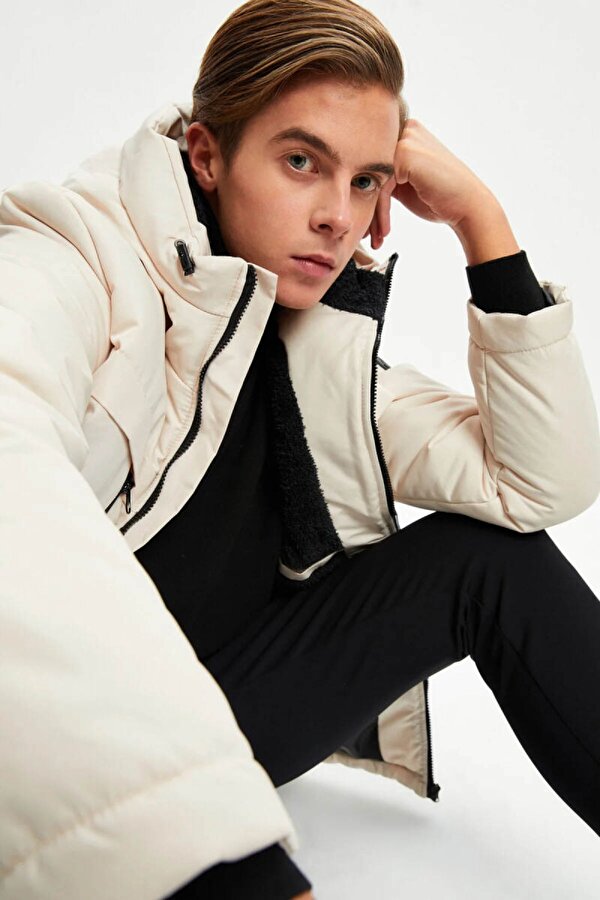 İçi Astarlı Su ve Rüzgar Geçirmez Cepli Kapüşonlu Erkek Mont