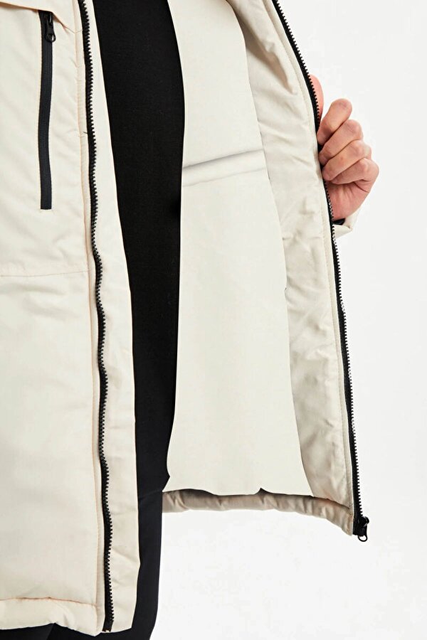 İçi Astarlı Su ve Rüzgar Geçirmez Cepli Kapüşonlu Erkek Mont