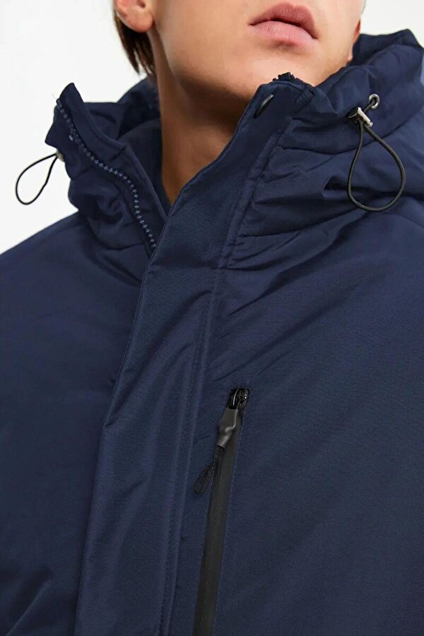 İçi Astarlı Su ve Rüzgar Geçirmez Cepli Kapüşonlu Erkek Mont