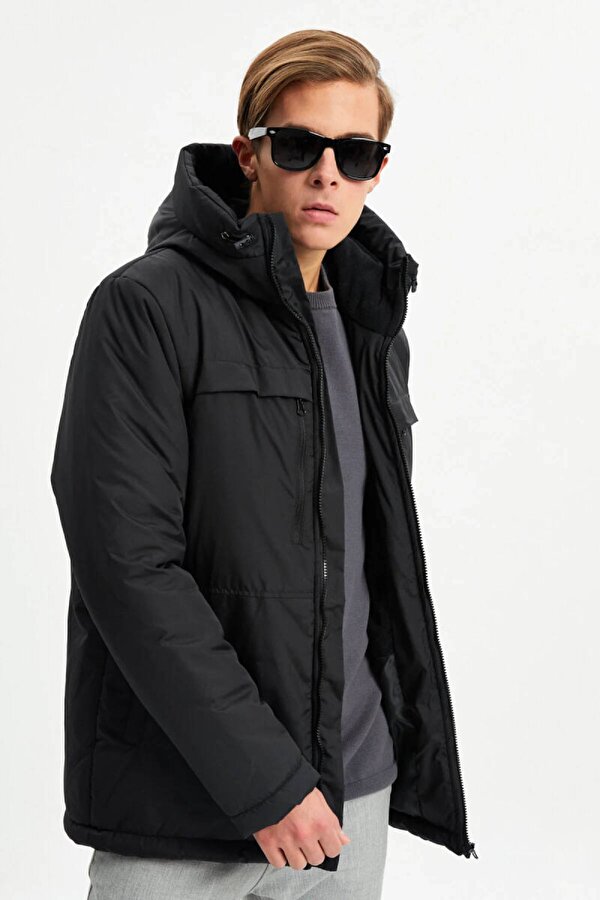 İçi Astarlı Su ve Rüzgar Geçirmez Cepli Kapüşonlu Erkek Mont