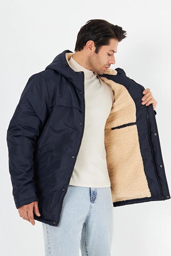 İçi Kürklü Su ve Rüzgar Geçirmez Cepli Kapüşonlu Erkek Mont