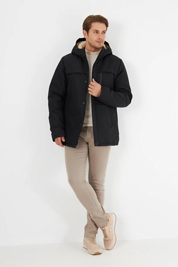 İçi Kürklü Su ve Rüzgar Geçirmez Cepli Kapüşonlu Erkek Mont