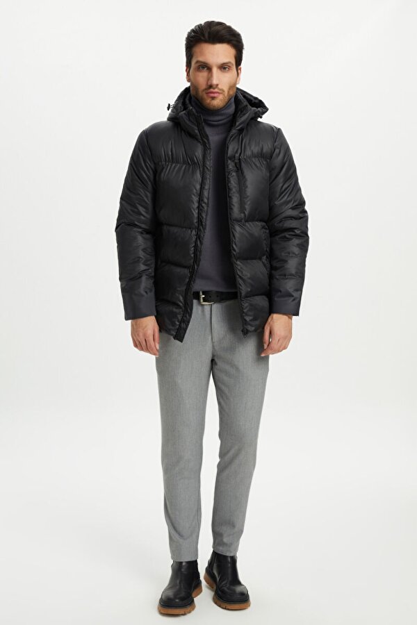 İçi Astarlı Su ve Rüzgar Geçirmez Cepli Kapüşonlu Erkek Mont