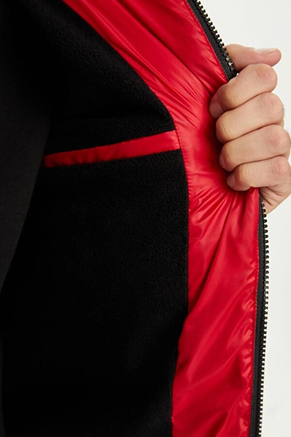 İçi Astarlı Su ve Rüzgar Geçirmez Cepli Kapüşonlu Erkek Mont