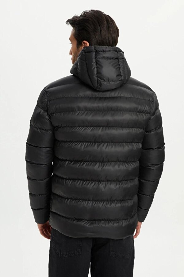 İçi Astarlı Su ve Rüzgar Geçirmez Cepli Kapüşonlu Erkek Mont